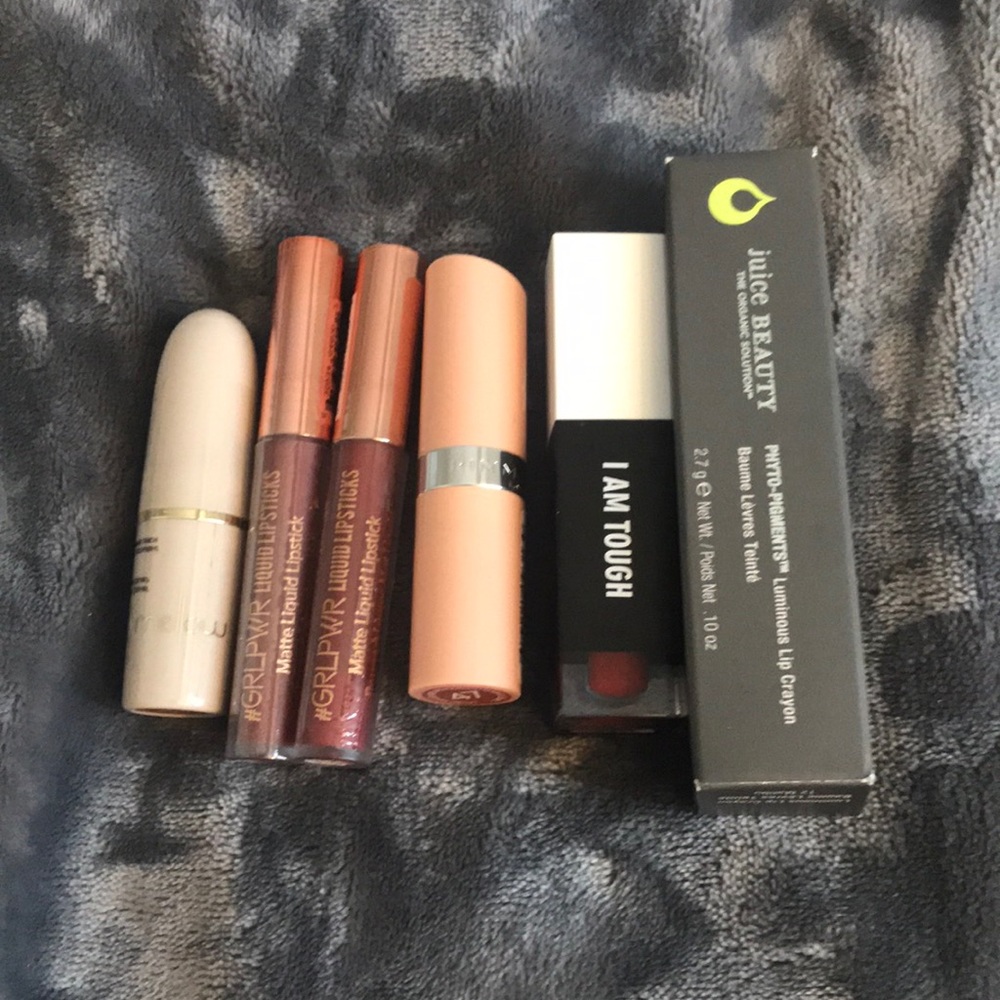 6 lipsticks